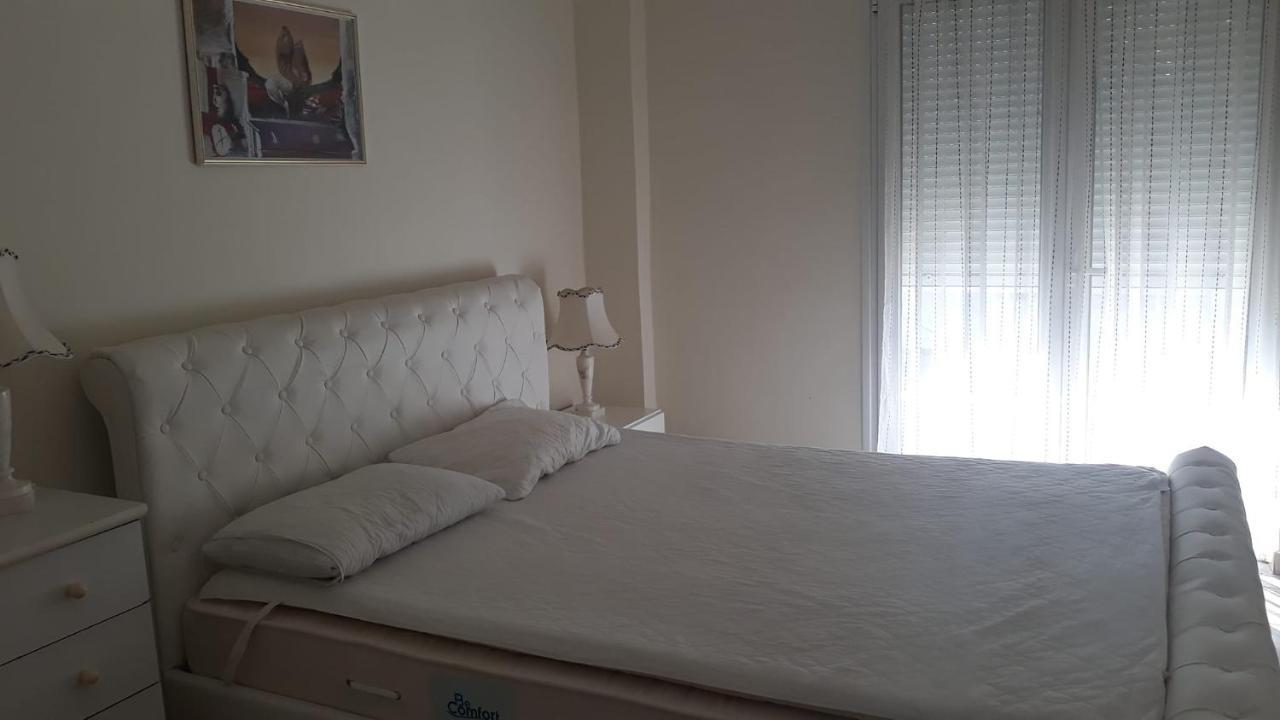 Central Apartments Eretria Buitenkant foto
