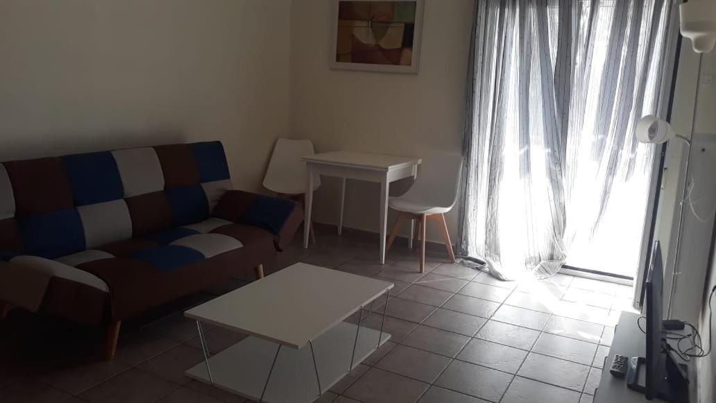 Central Apartments Eretria Buitenkant foto