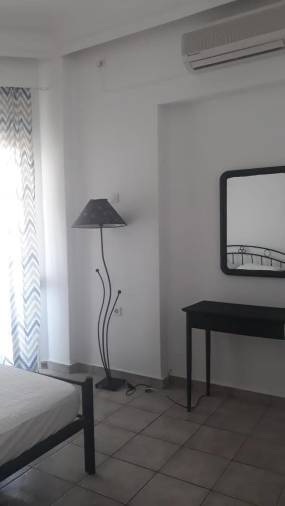 Central Apartments Eretria Buitenkant foto