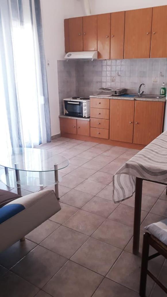 Central Apartments Eretria Buitenkant foto
